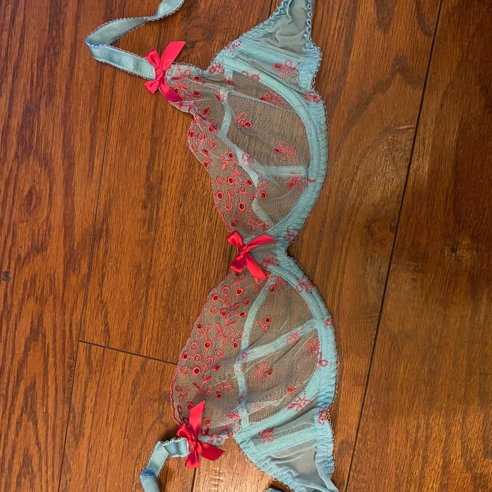 34 D bra